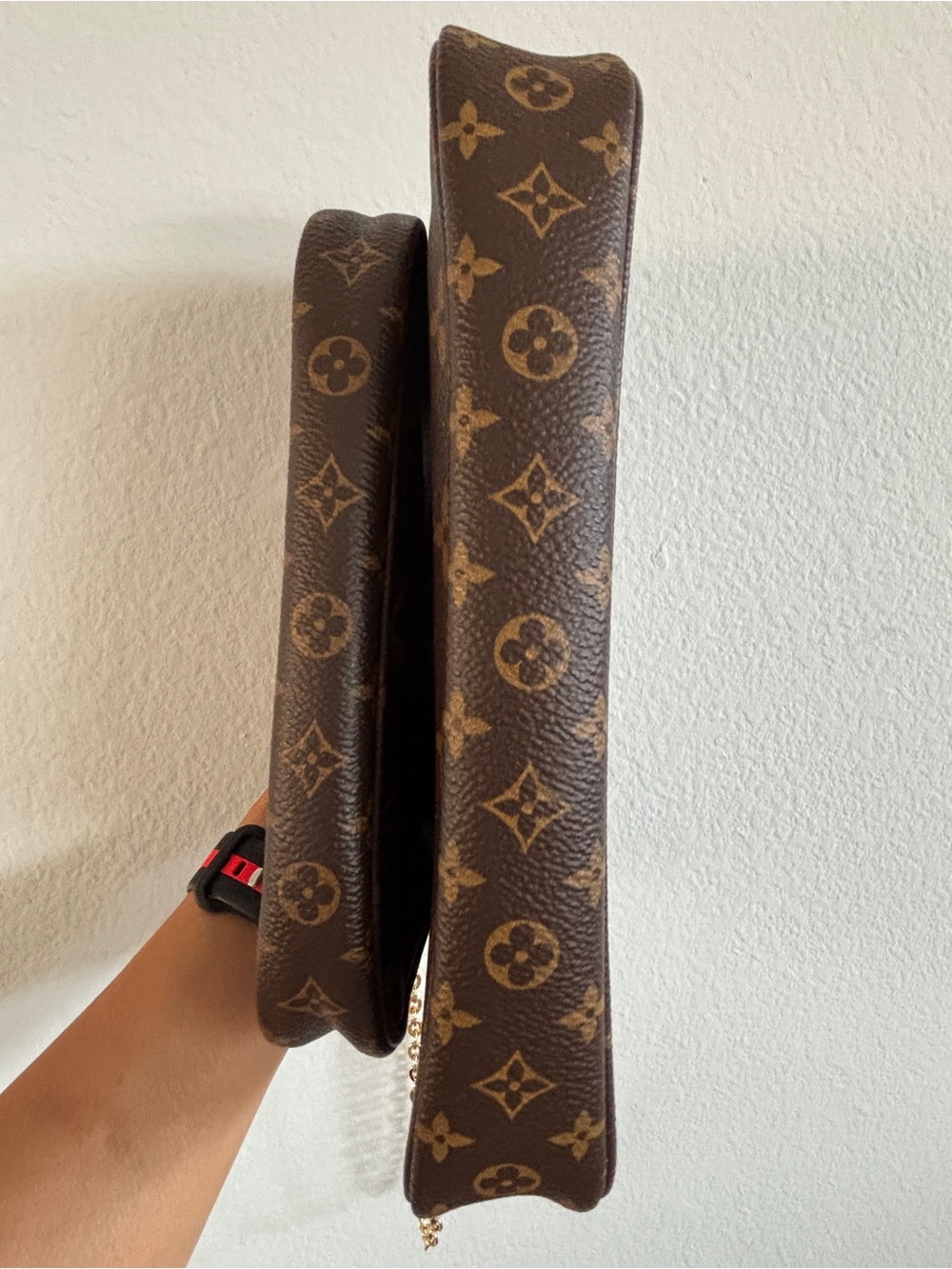 Louis Vuitton Monogram multi Pochette with Gold chain - Picture 6 of 16